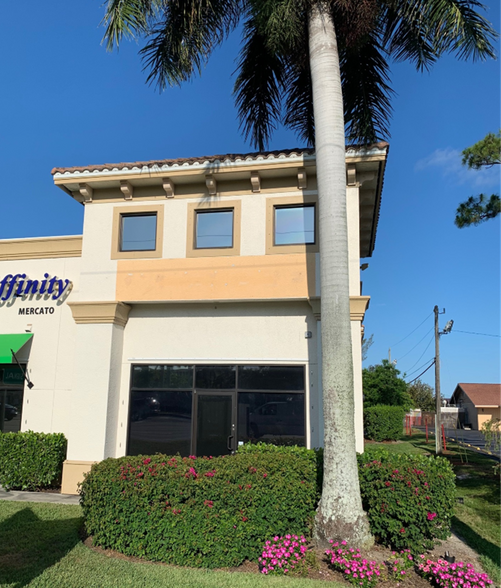 877 N 91st Ave, Naples, FL à louer - Photo du bâtiment - Image 3 de 16