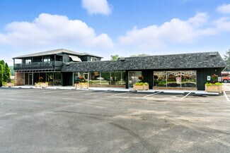 Plus de détails pour 7922 N Port Washington Rd, Fox Point, WI - Bureau/Commerce de détail à louer