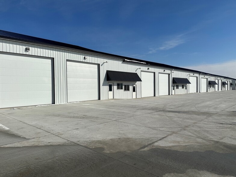 4501 Pro Farmer Rd SW, Cedar Rapids, IA for lease - Primary Photo - Image 1 of 7