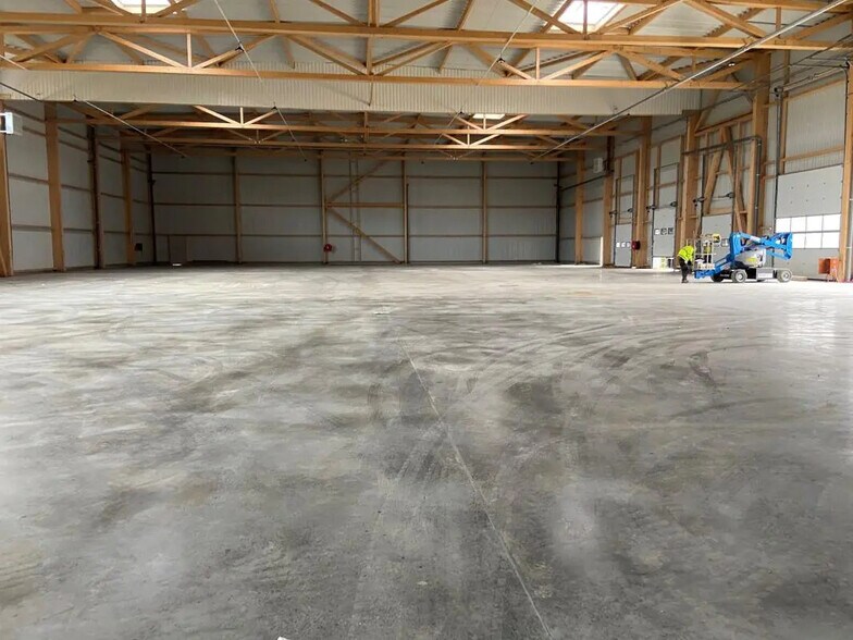 Industriel dans Tremblay-en-France à louer - Photo du bâtiment - Image 3 de 4