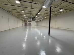 10823 Sanden Dr, Dallas, TX for lease Interior Photo- Image 2 of 4