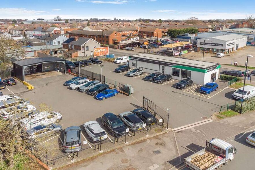 Enterprise Rent-a-car Lockhurst Lane portfolio of 2 properties for sale on LoopNet.ca - Building Photo - Image 3 of 5