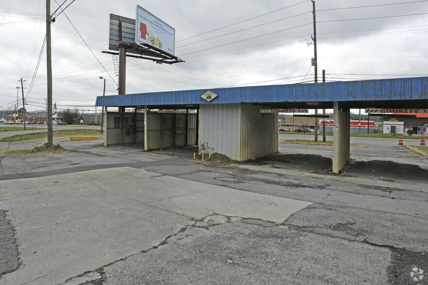 7408 Maynardville Hwy, Knoxville, TN à vendre - Photo du bâtiment - Image 3 de 12