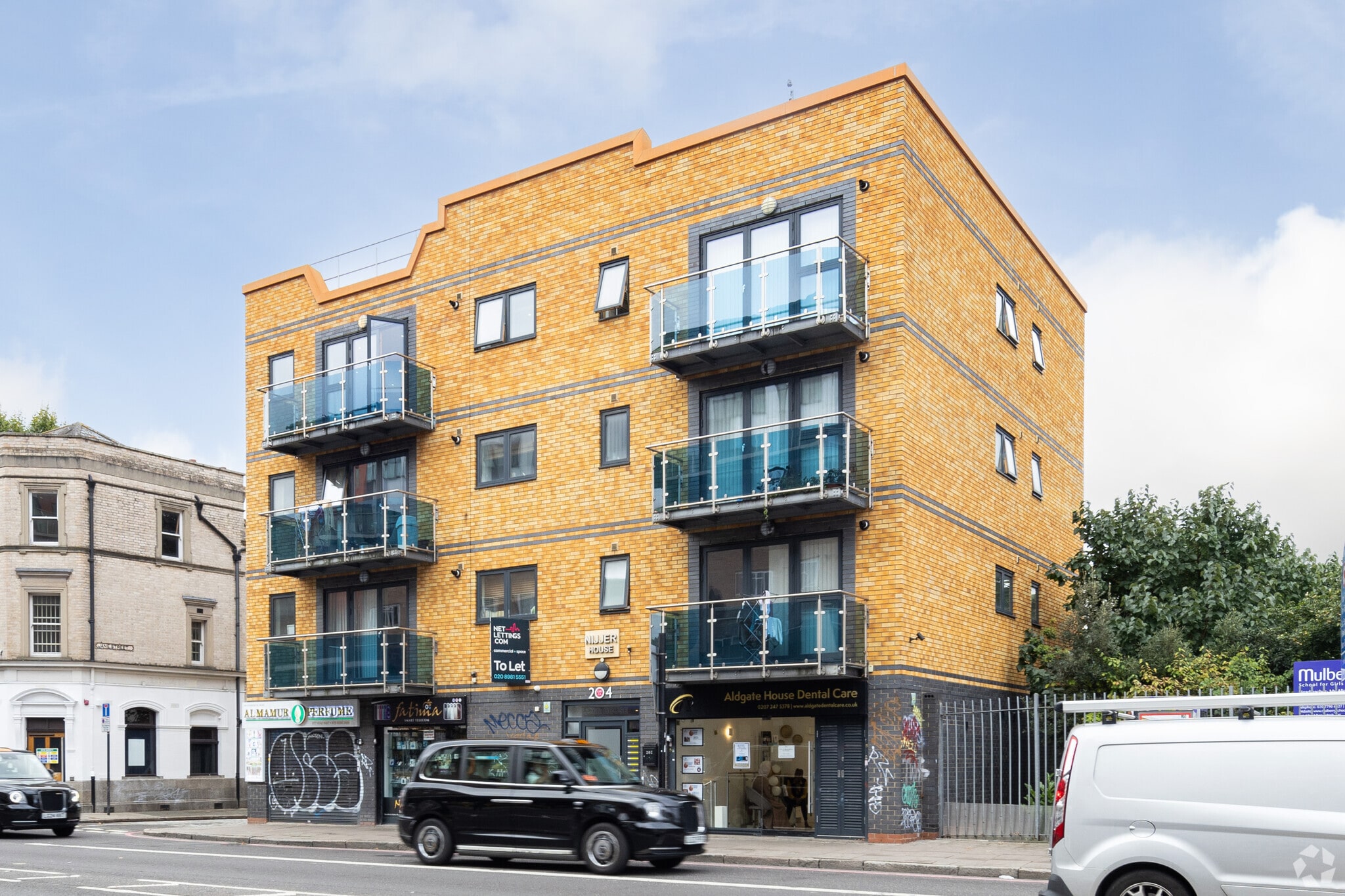 206 Commercial Road Rd, London for lease Primary Photo- Image 1 of 3