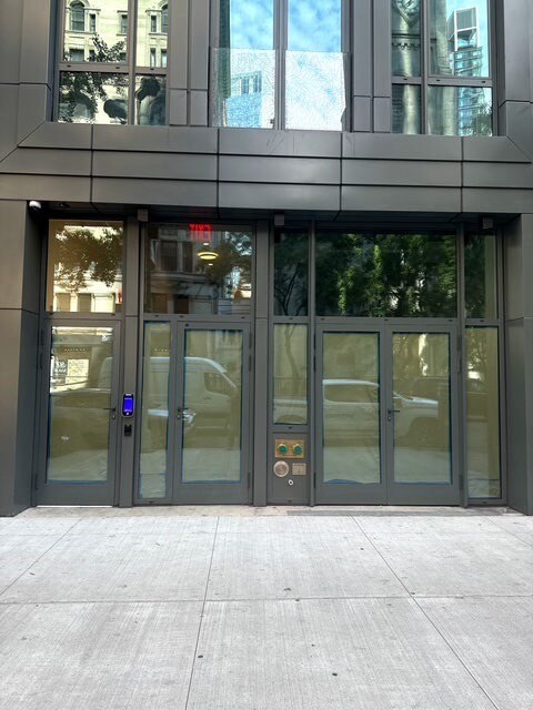273 5th Ave, New York, NY for lease Building Photo- Image 1 of 2