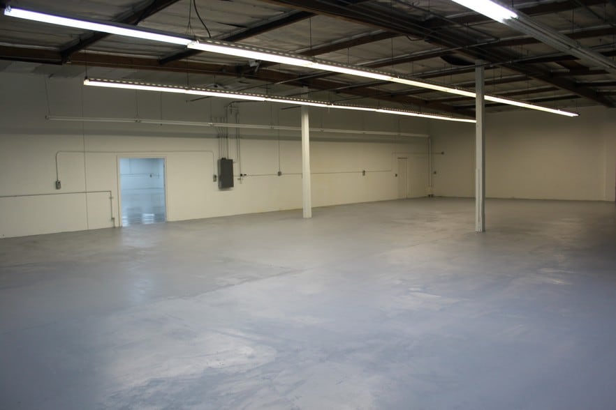1702 Kaiser Ave, Irvine, CA for lease - Building Photo - Image 3 of 7