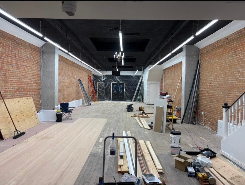 108 W 4th St, Santa Ana, CA for lease - Building Photo - Image 2 of 8