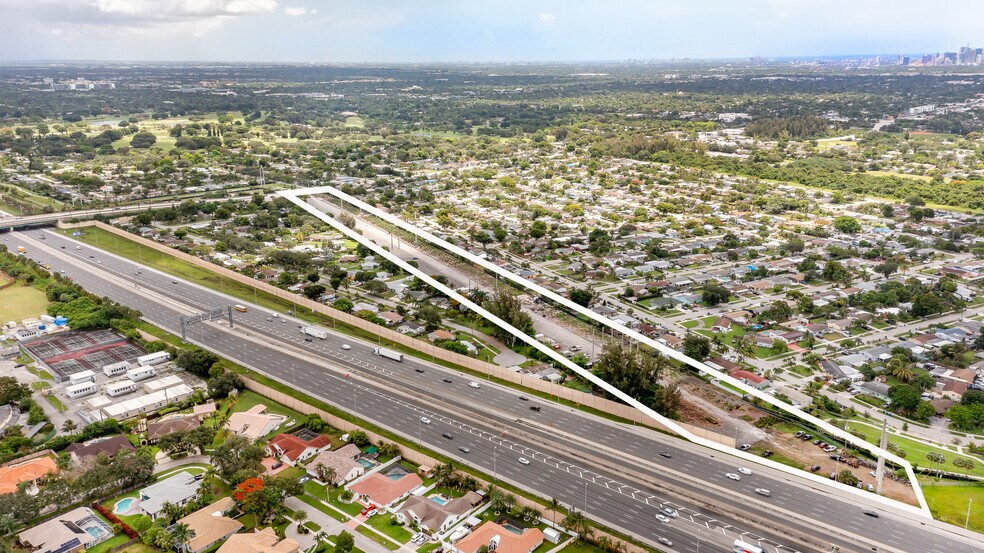 5050 Peters Rd, Plantation, FL à louer - Aérien - Image 3 de 11