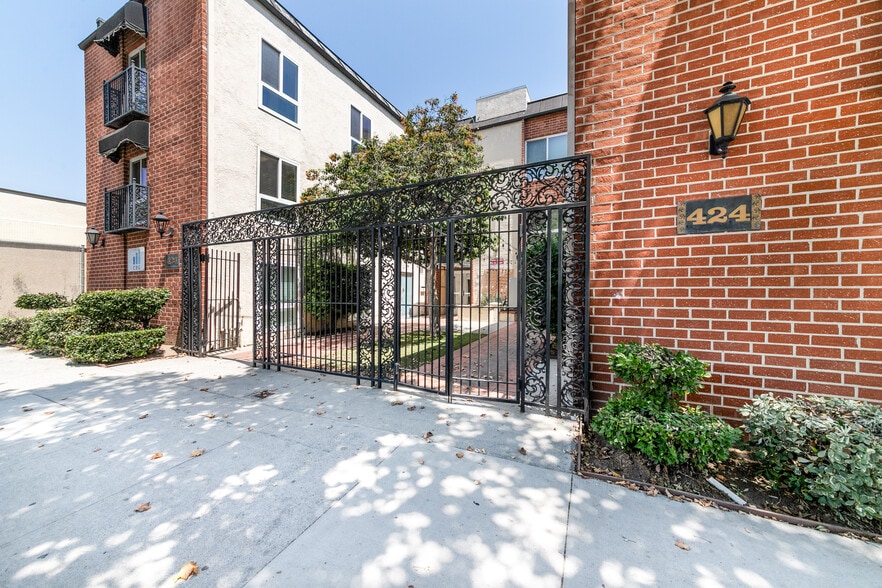 CBG Lake Portfolio portfolio of 4 properties for sale on LoopNet.ca - Building Photo - Image 3 of 30