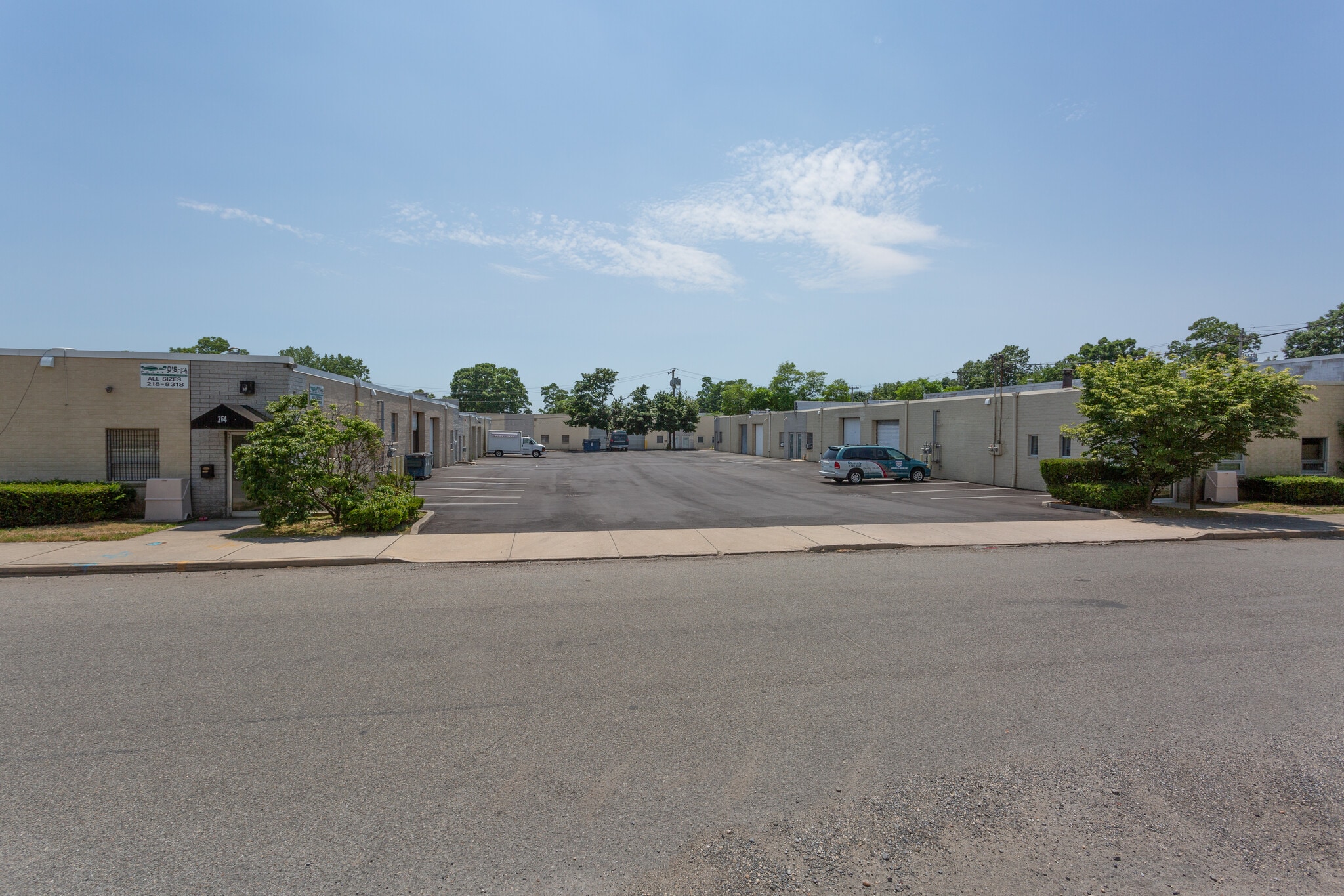262 Suburban Ave, Deer Park, NY for lease Building Photo- Image 1 of 3