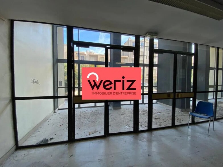 Flex in Marseille for lease - Interior Photo - Image 3 of 14