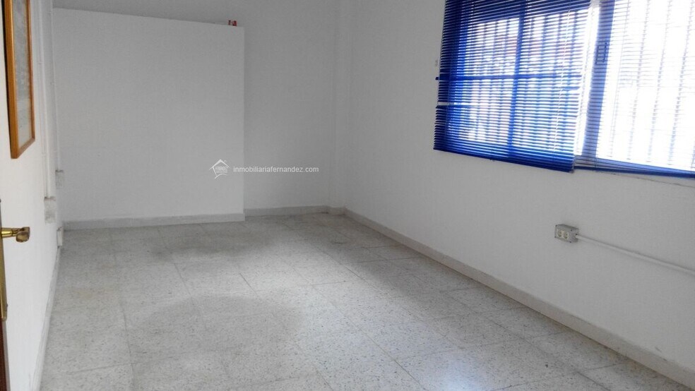 Retail in Cáceres for sale - Building Photo - Image 1 of 5