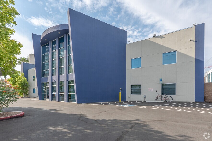 930 S 4th St, Las Vegas, NV à louer - Photo du bâtiment - Image 3 de 13