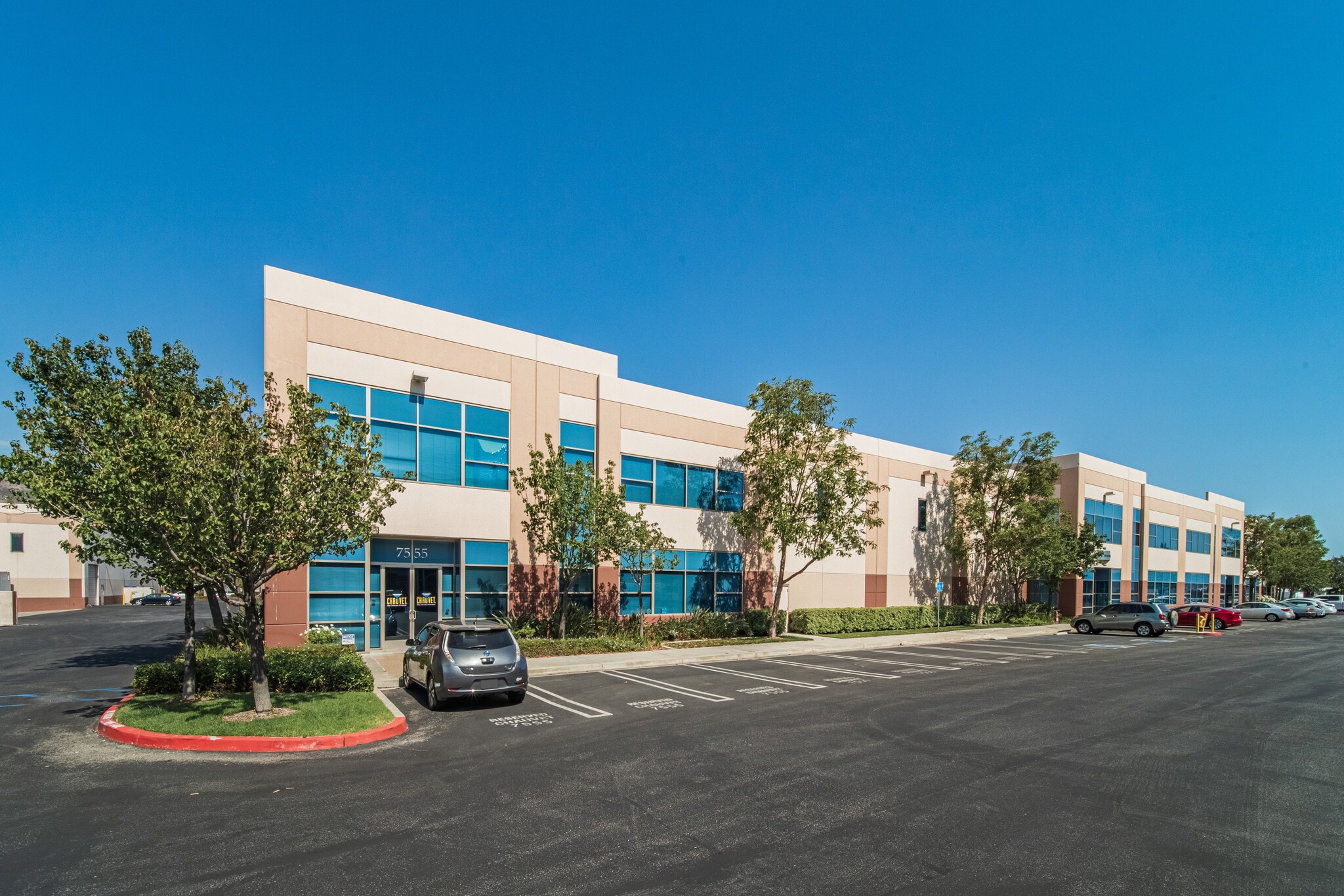 7555 N San Fernando Rd, Burbank, CA for lease Primary Photo- Image 1 of 18