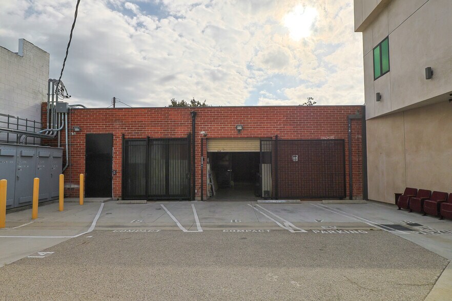 9005-9009 Exposition Blvd, Los Angeles, CA à louer - Photo du bâtiment - Image 3 de 9
