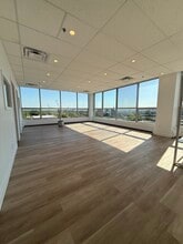 2120 Rue Sherbrooke E, Montréal, QC for lease Interior Photo- Image 1 of 4