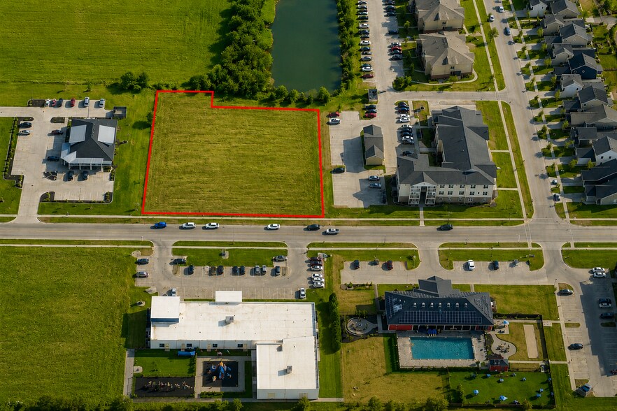 4401 Nicklaus Dr, Champaign, IL à vendre - Photo du bâtiment - Image 1 de 3