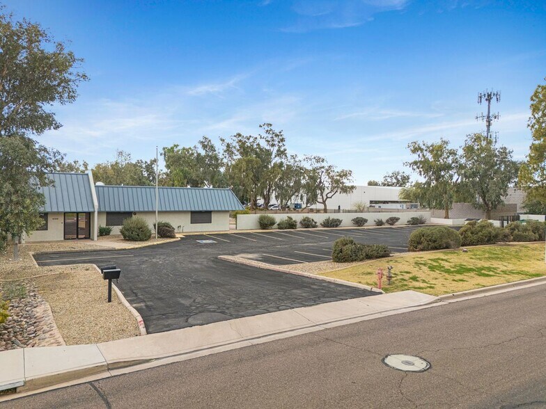 6185 W Detroit St, Chandler, AZ à louer - Photo du bâtiment - Image 2 de 9