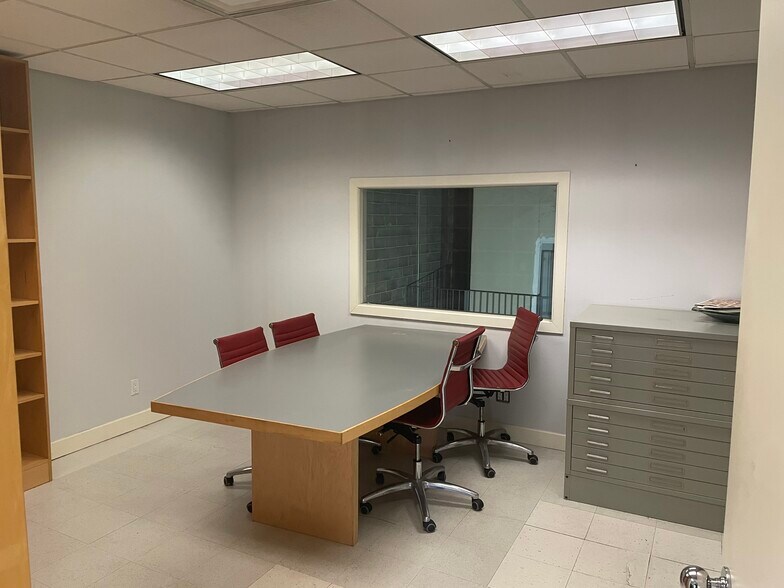 5824 64th St, Maspeth, NY à vendre - Photo intérieure - Image 3 de 5