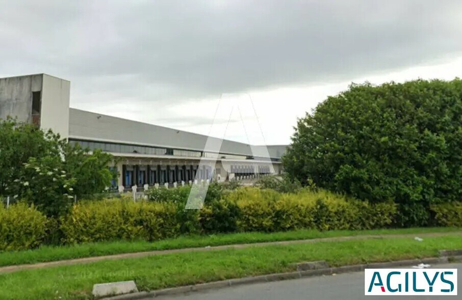 Industriel dans Combs-la-Ville à louer - Photo du bâtiment - Image 1 de 2