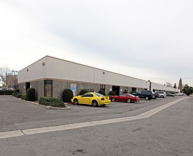 Plus de détails pour 634 N Poplar St, Orange, CA - Local d'activités à louer