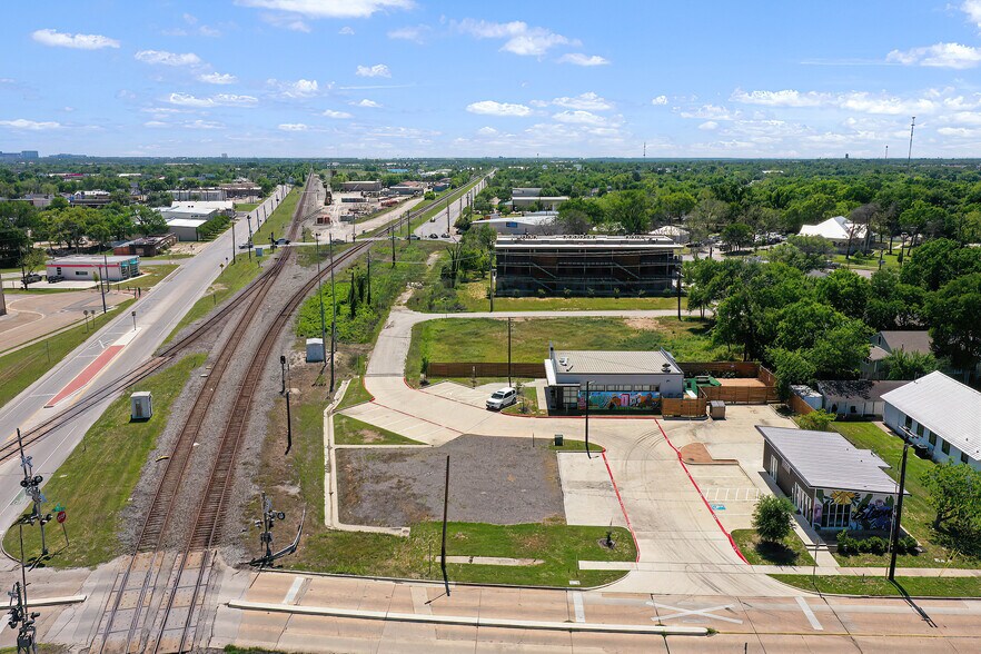 101 W 32nd St, Bryan, TX à vendre - Photo du bâtiment - Image 2 de 2