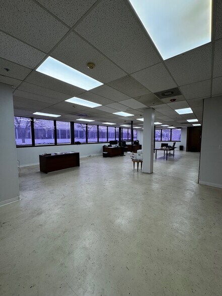 9128 W Belmont Ave, Franklin Park, IL à vendre - Photo du bâtiment - Image 3 de 10