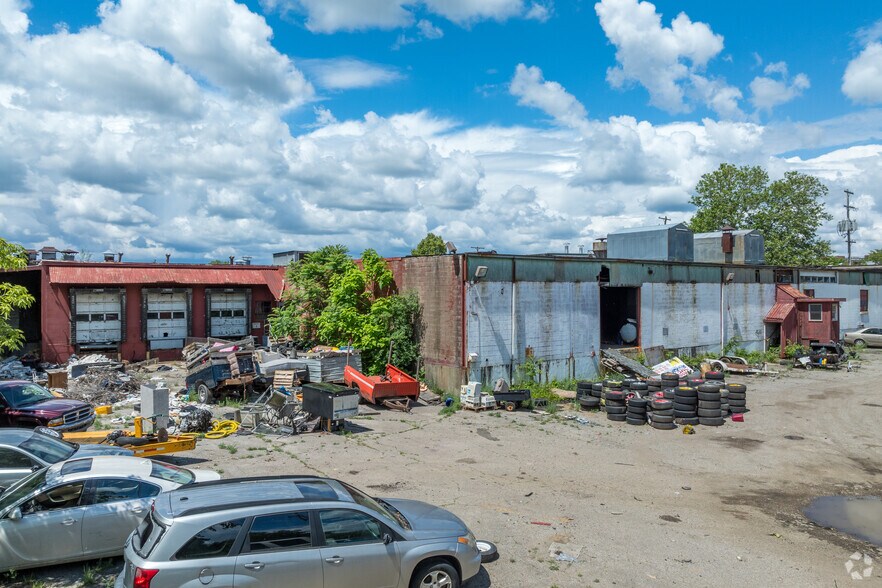 522-528 Hupp Ave, Jackson, MI à vendre - Photo du bâtiment - Image 3 de 6