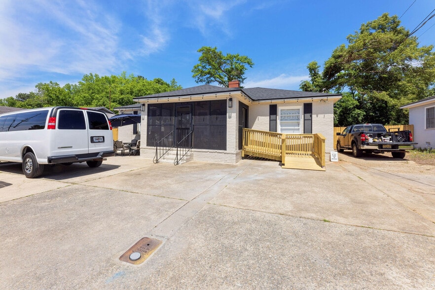 2415 Manchester Expy, Columbus, GA for sale - Building Photo - Image 2 of 7