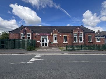 33 High St, Chesterfield for sale - Primary Photo - Image 1 of 3