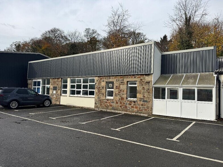 North Rd, Okehampton à louer - Photo du bâtiment - Image 1 de 12