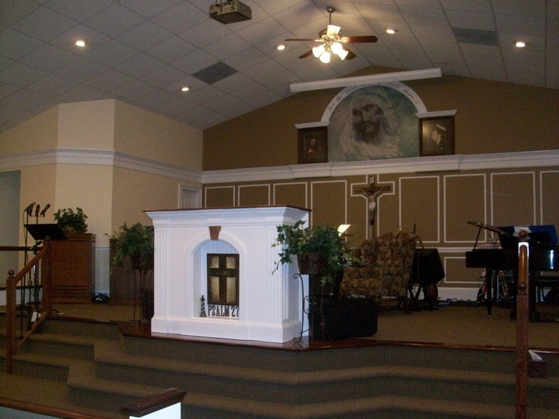 99 Ellis Trl, Covington, GA for sale - Interior Photo - Image 2 of 12