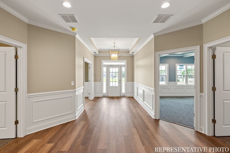 1060 Garland Dr, Bogart, GA for sale - Interior Photo - Image 2 of 14