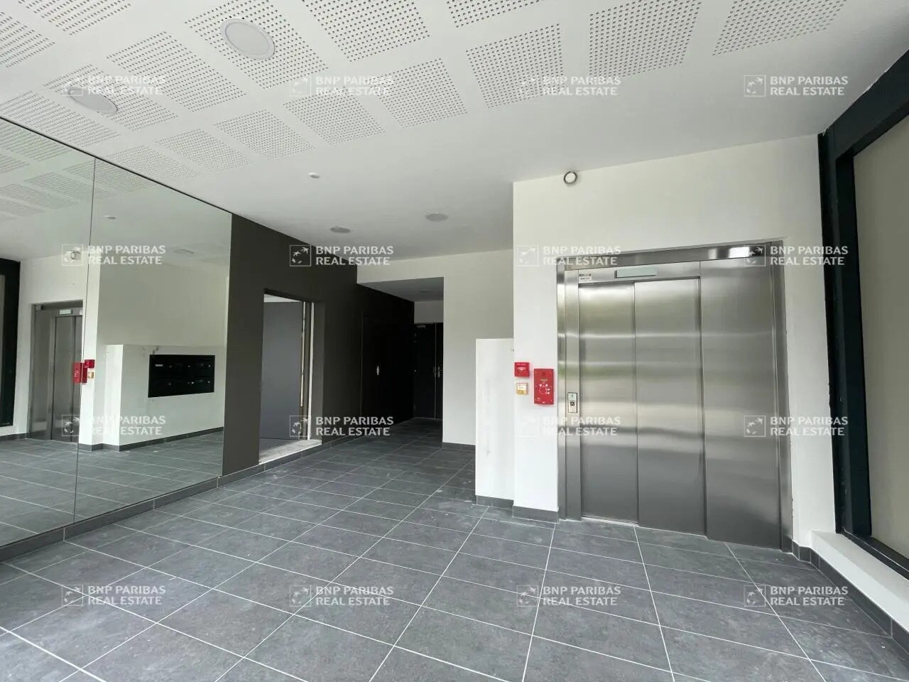 Office in Nantes for sale Building Photo- Image 1 of 10