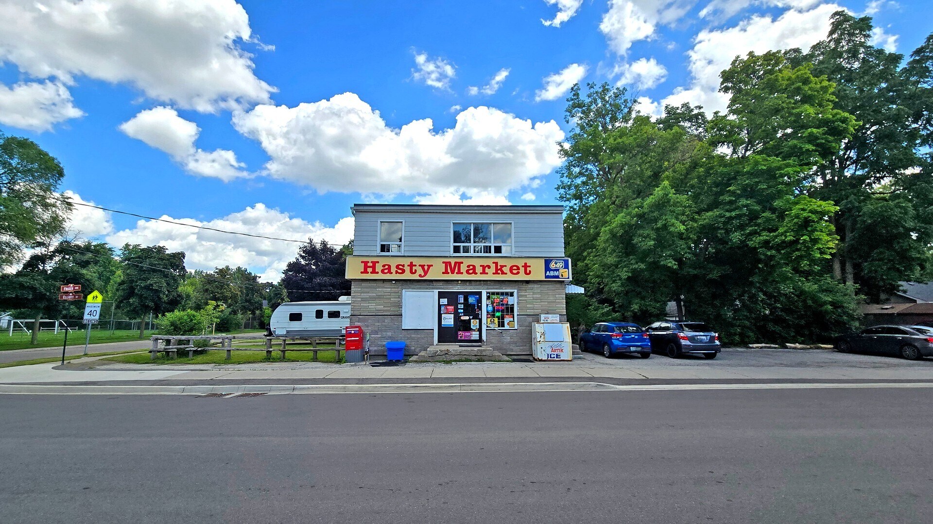 88 Elliott St, Brampton, ON à vendre Photo du bâtiment- Image 1 de 16