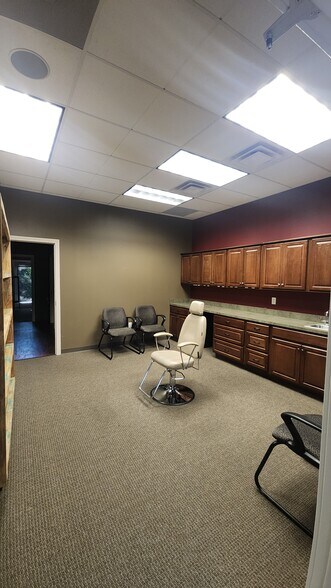 6621-6627 Centerville Business Pky, Dayton, OH à louer - Photo intérieure - Image 3 de 11