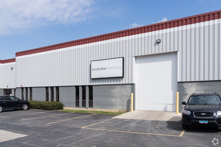 300-330 County Line Rd, Bensenville, IL à louer - Photo du bâtiment - Image 2 de 5