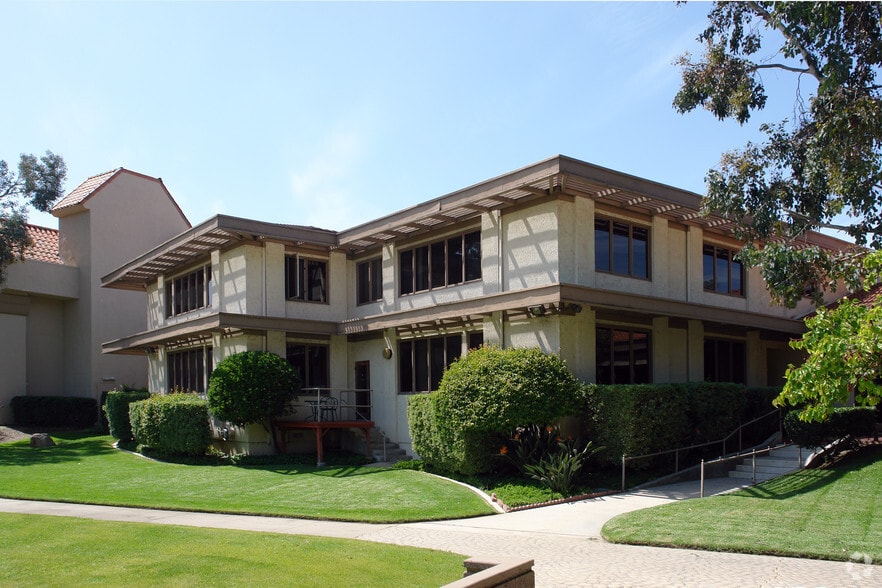 11717 Bernardo Plaza Ct, San Diego, CA à vendre - Photo du bâtiment - Image 3 de 6