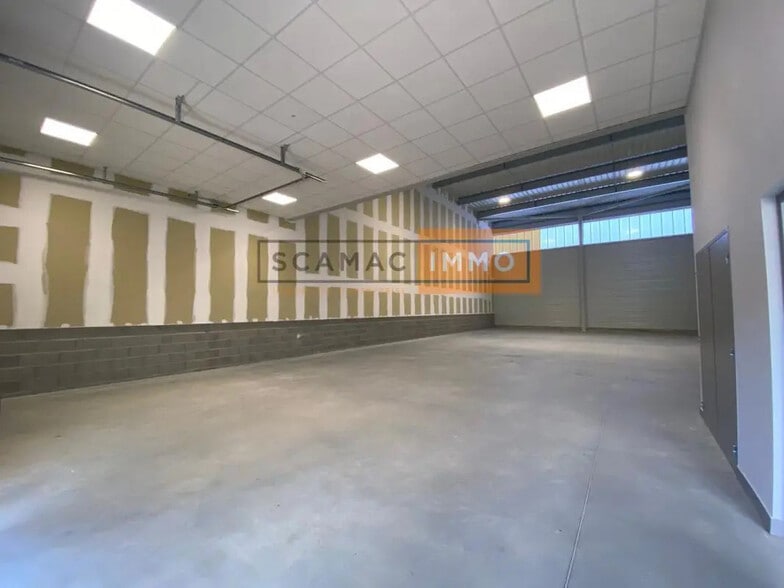 Flex in Buc for lease - Interior Photo - Image 3 of 4