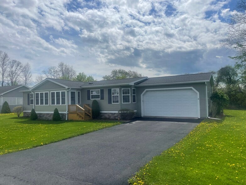 New York 96, Waterloo Township, NY à vendre - Photo du bâtiment - Image 3 de 21