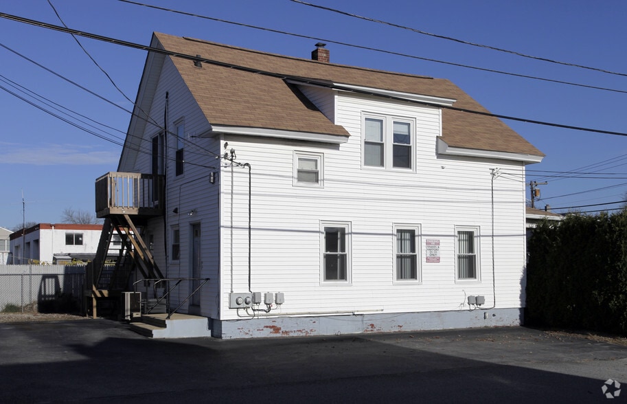 636 Killingly St, Johnston, RI for sale - Building Photo - Image 3 of 7