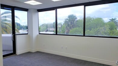 7777 Glades Rd, Boca Raton, FL à louer Photo intérieure- Image 2 de 3