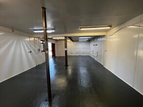 Folders Ln E, Hassocks for lease Interior Photo- Image 2 of 3