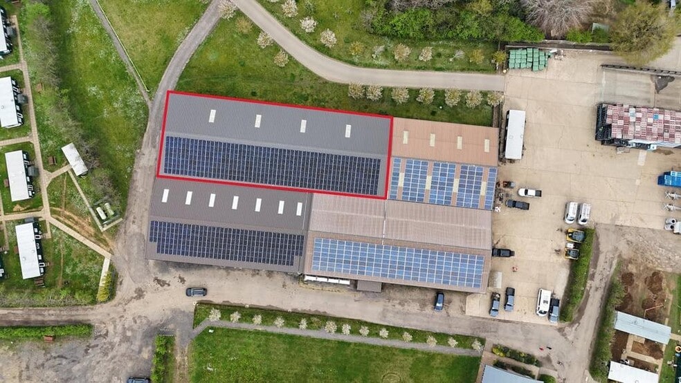 Tuesley Ln, Godalming à louer - Photo du bâtiment - Image 1 de 4