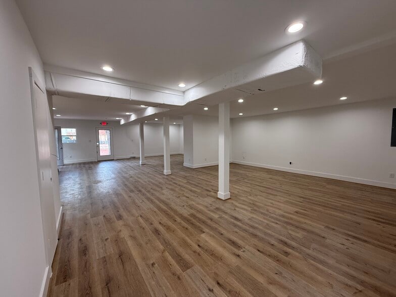 2501 S Shepherd Dr, Houston, TX for lease - Building Photo - Image 3 of 7
