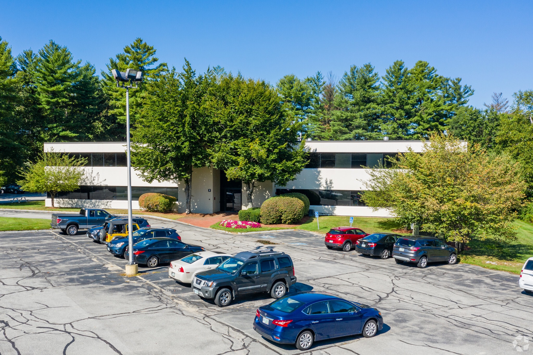7 Henry Clay Dr, Merrimack, NH for lease Primary Photo- Image 1 of 8