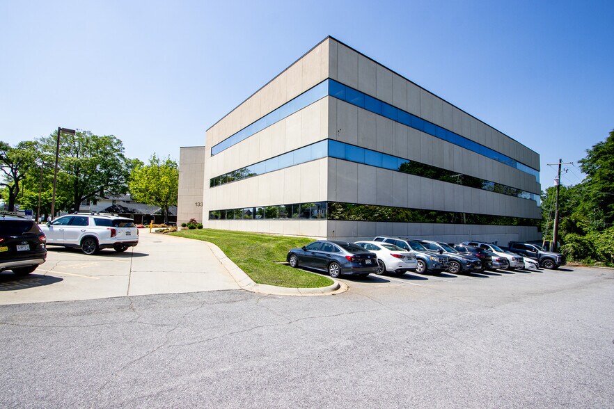 1331 Elmwood Ave, Columbia, SC à louer - Photo du bâtiment - Image 3 de 14
