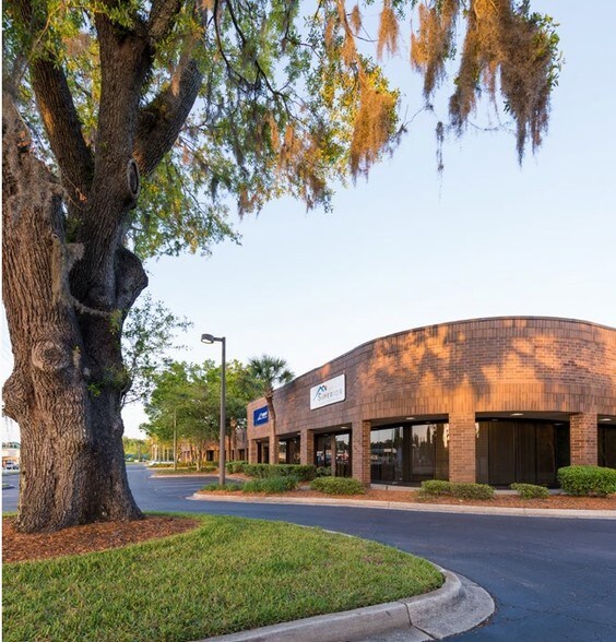 9440 Philips Hwy, Jacksonville, FL à louer - Photo du bâtiment - Image 3 de 8