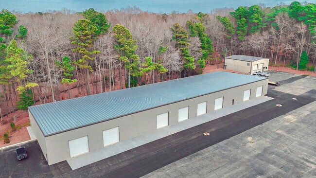 Plus de détails pour 111 Seaford Rd, Seaford, VA - Industriel à louer