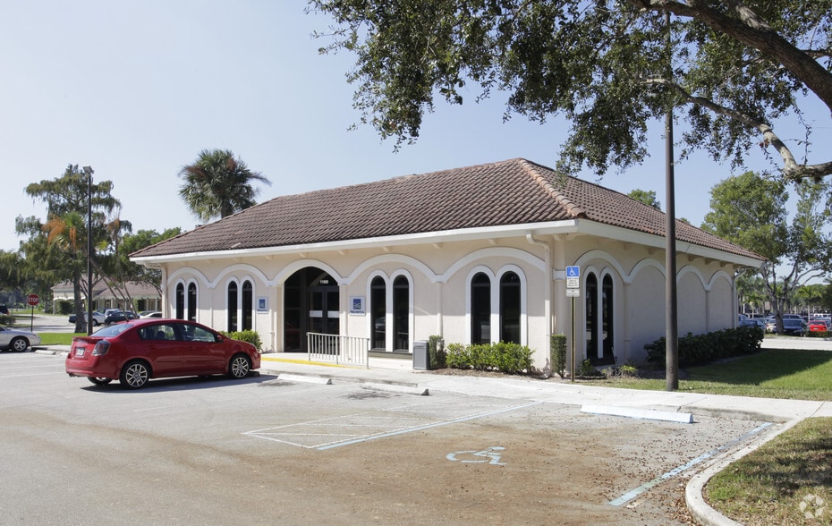 11900 Forest Hill Blvd, Wellington, FL for sale - Building Photo - Image 2 of 3